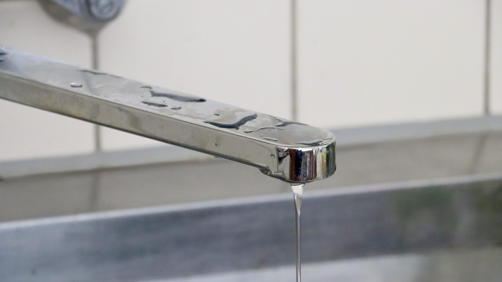 キッチン（台所）の水漏れの原因5か所｜自分で直せる範囲の見分け方