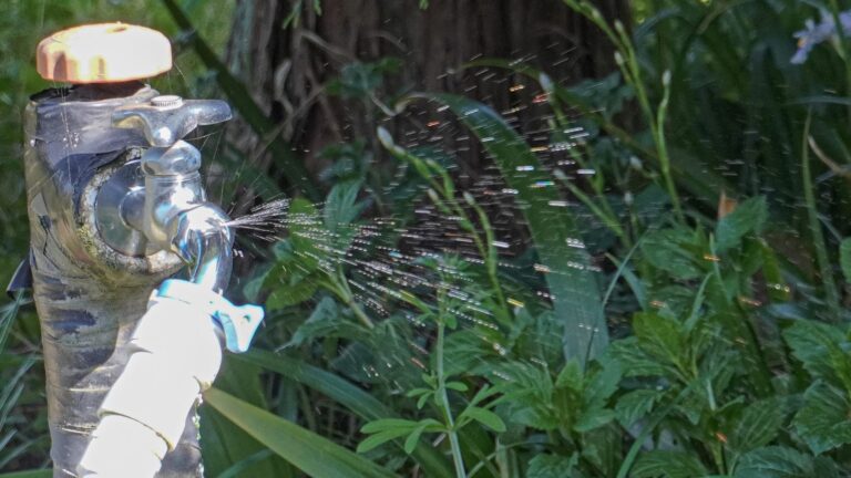 水漏れの原因は場所で見分ける｜止水栓の場所と自分で直せる境界