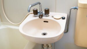 洗面台・洗面所の水漏れの原因｜自分で直せる範囲と直し方